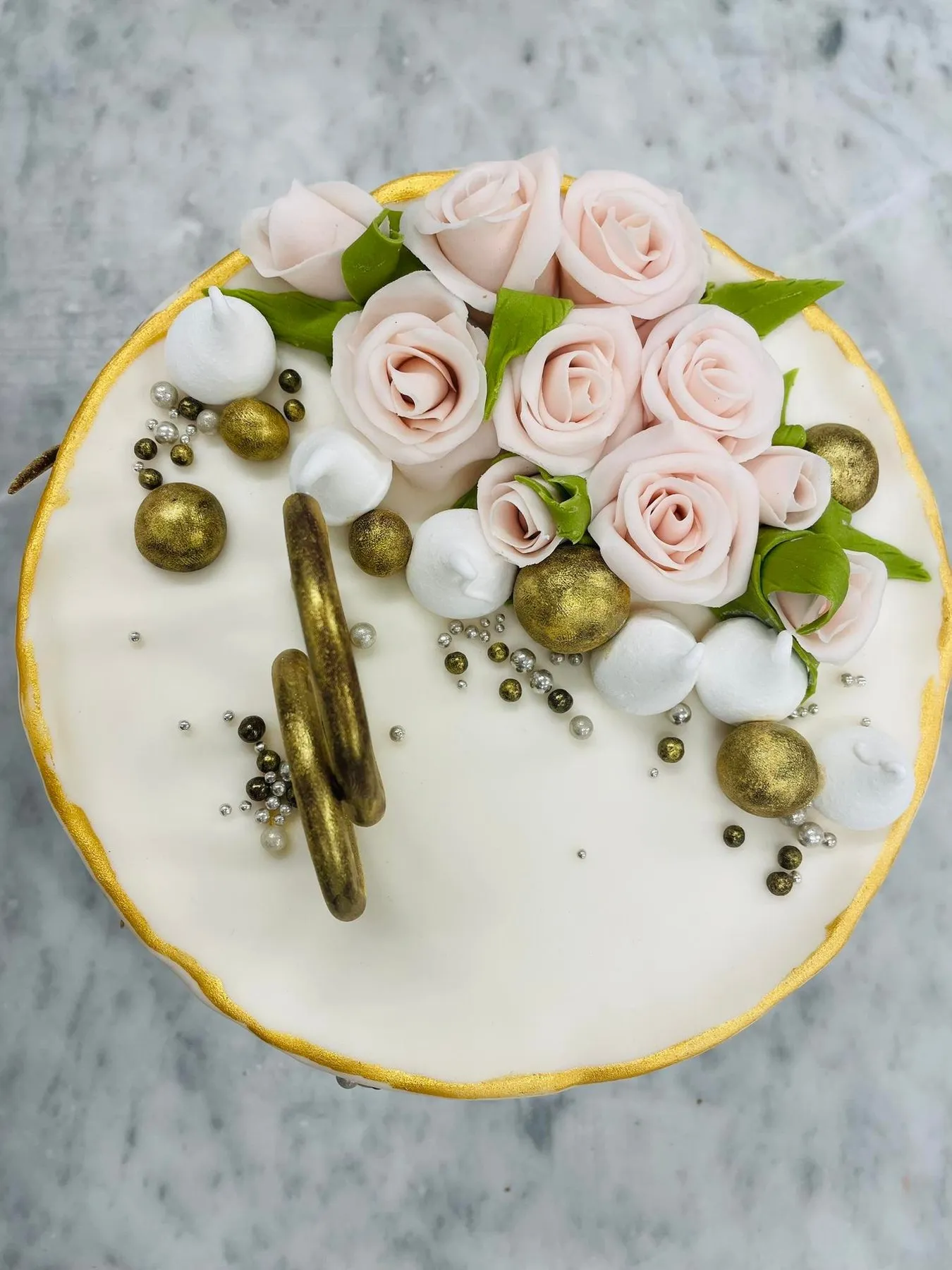 Bruidstaart met rozen